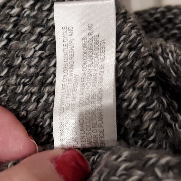 Debbie Morgan Gray with White Flecks Short Sleeve Shawl Neck Sweater Size Medium - Picture 7 of 7